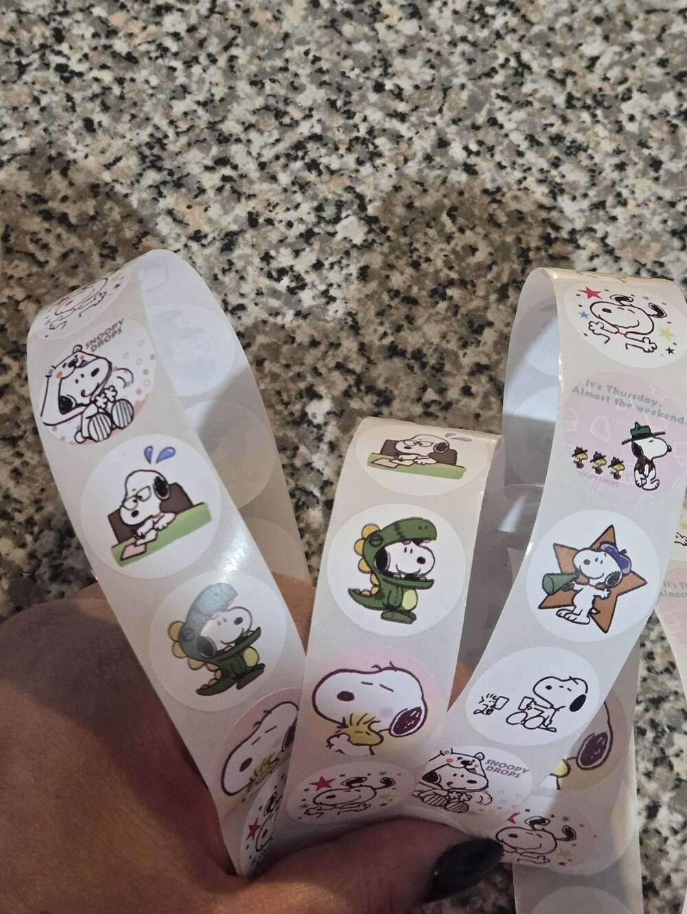 Snoopy Round Sticker Set - Pastel Multi-Color - Picture 3 of 7